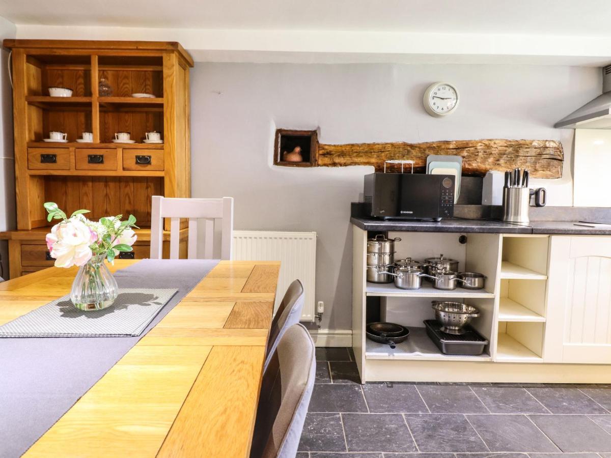 Cwm Yr Afon Mawr Villa คลันเบดเดอ ภายนอก รูปภาพ